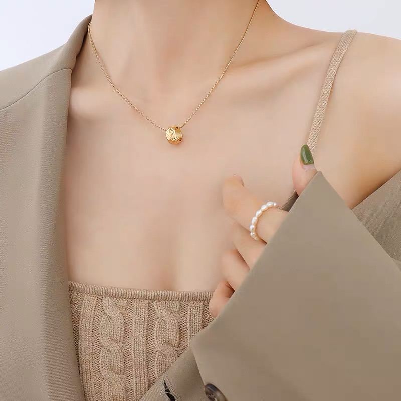 دائري حبة قلادة قلادة للنساء ، - مراجعة Cross Pendant Necklace Gold وسعره