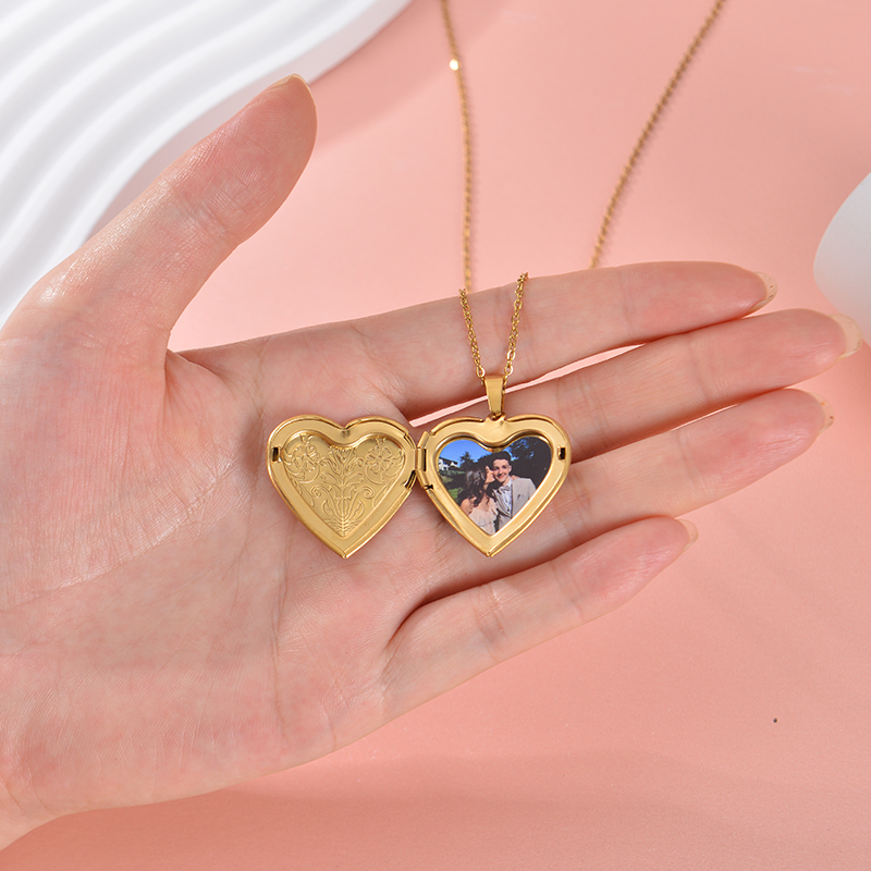 قلادة مخصصة بصورة ونص حسب الطل - مراجعة Heart Locket Necklace Photo وسعره