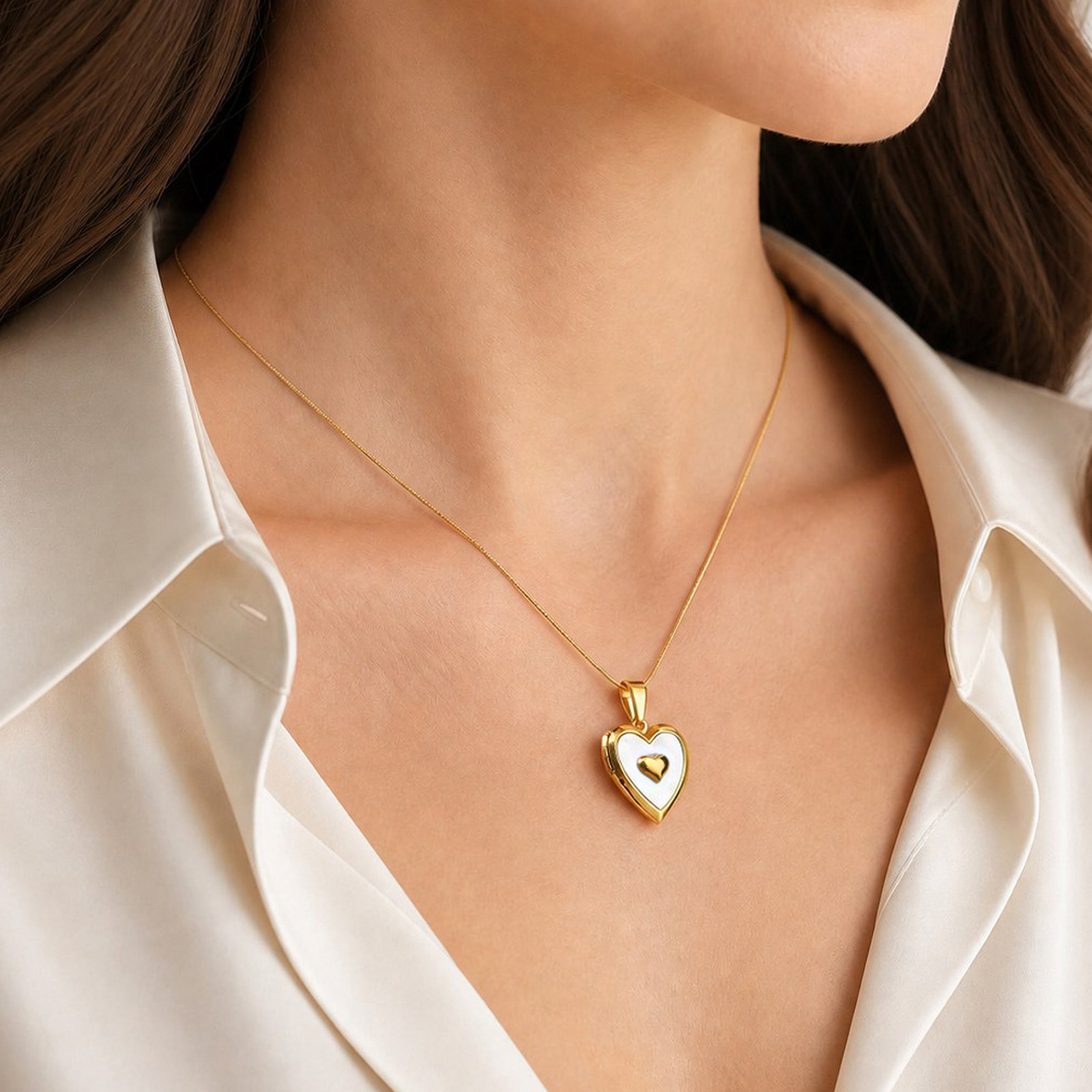 قلادة على شكل قلب مزينة بصورة  - مراجعة Heart Locket Necklace Photo وسعره