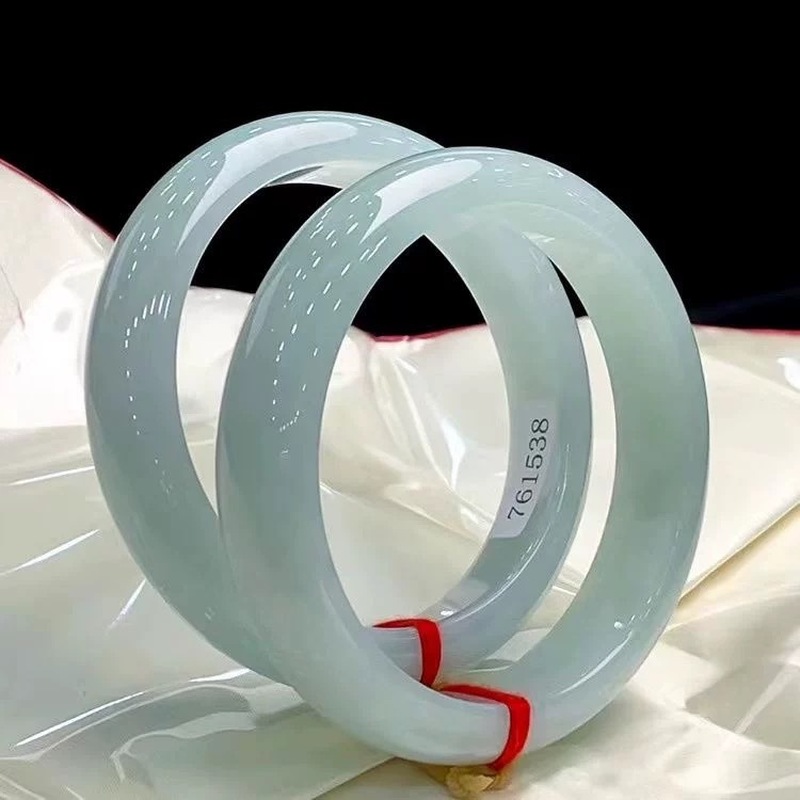 سوار من اليشم البورمي الأخضر ا - مراجعة Bracelets وسعره