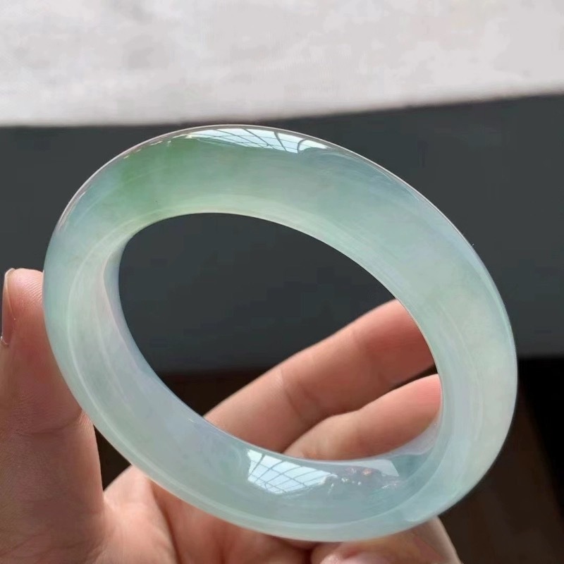 سوار هدية من اليشم الأخضر البو - مراجعة Bracelets وسعره