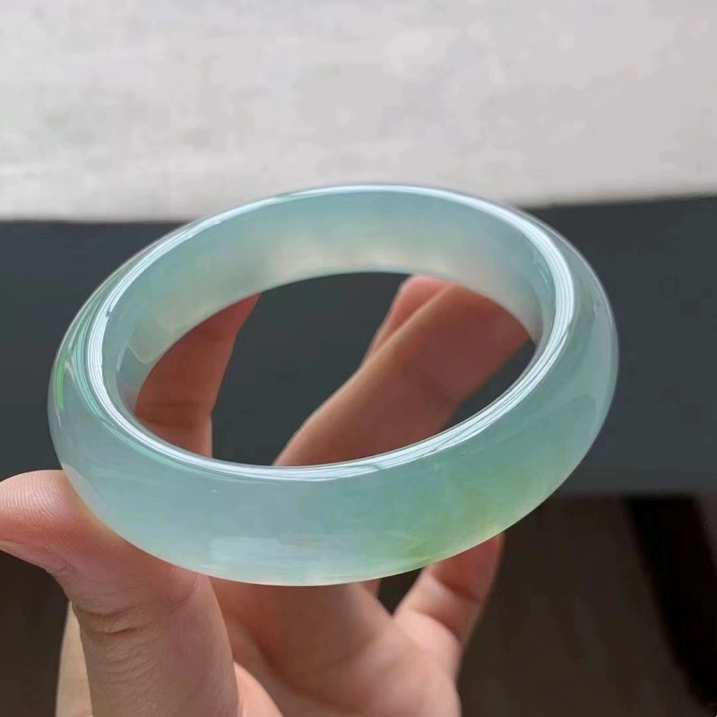 سوار هدية من اليشم الأخضر البو - مراجعة Bracelets وسعره