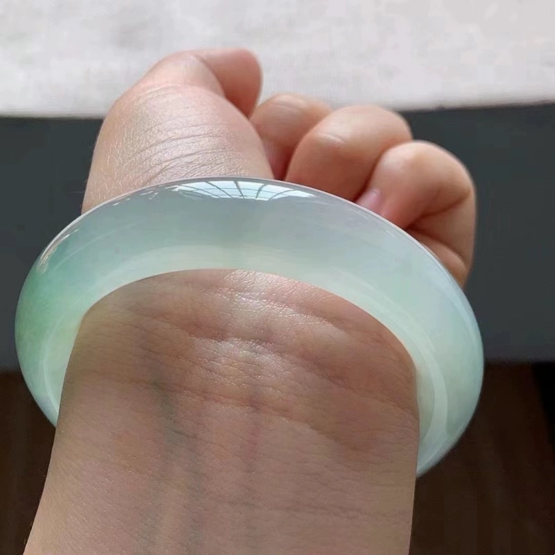 سوار هدية من اليشم الأخضر البو - مراجعة Bracelets وسعره
